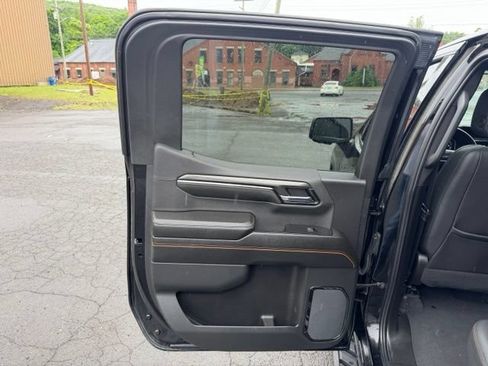 Used 2024 GMC Sierra 1500 AT4 w/ Technology Package AWD/4WD image 16