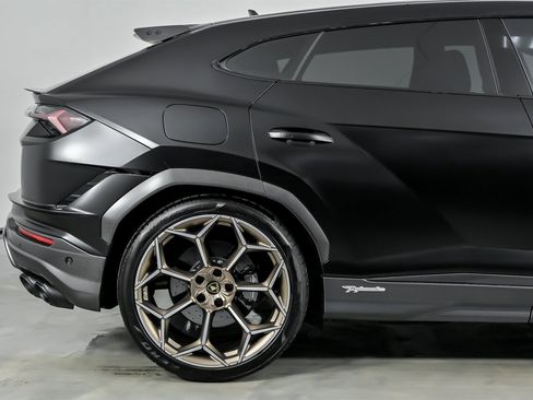 Used 2024 Lamborghini Urus Performante image 13