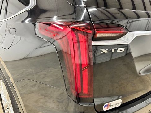 Used 2022 Cadillac XT6 Premium Luxury FWD image 8