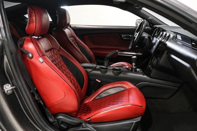 Used 2017 Ford Mustang Coupe RWD image 31