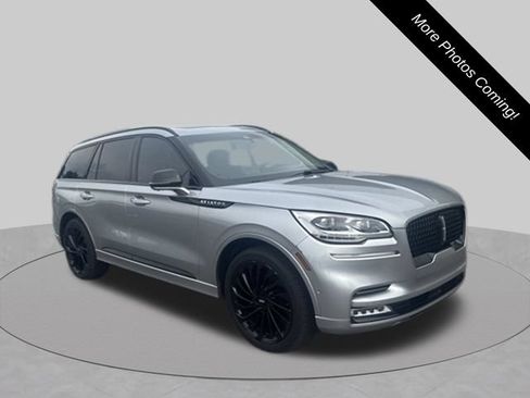 Used 2023 Lincoln Aviator Reserve w/ Equipment Group 201A AWD/4WD image 3