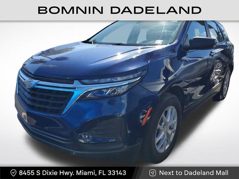 Used 2023 Chevrolet Equinox LS image 2