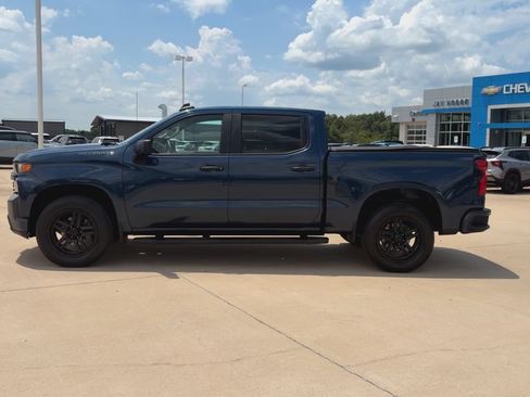 Used 2020 Chevrolet Silverado 1500 Custom w/ Custom Value Package AWD/4WD image 5