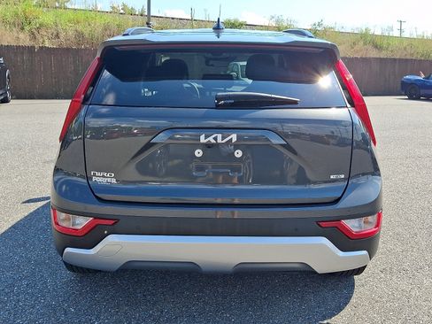 Used 2023 Kia Niro EX FWD image 5