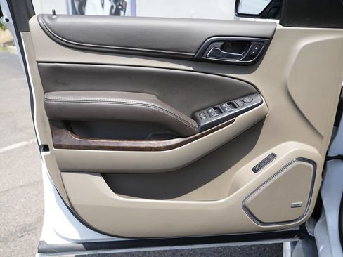 Used 2018 Chevrolet Suburban LT w/ LT Signature Package RWD image 19