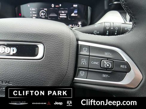 Used 2025 Jeep Compass Limited w/ Elite Group AWD/4WD image 23