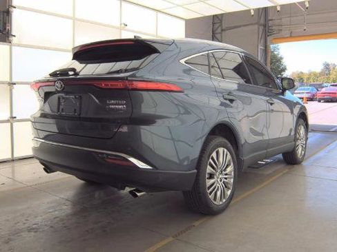 Used 2021 Toyota Venza Limited AWD/4WD image 2