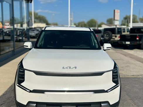Used 2024 Kia EV9 Wind image 8