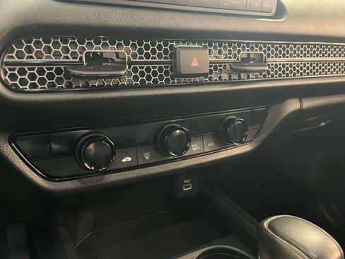 Certified 2025 Honda HR-V Sport image 21