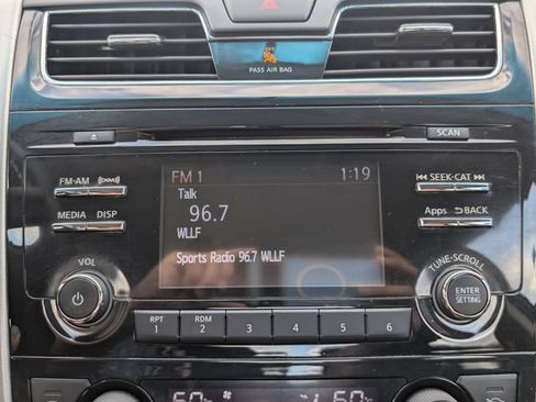 Used 2015 Nissan Altima 2.5 SV FWD image 22