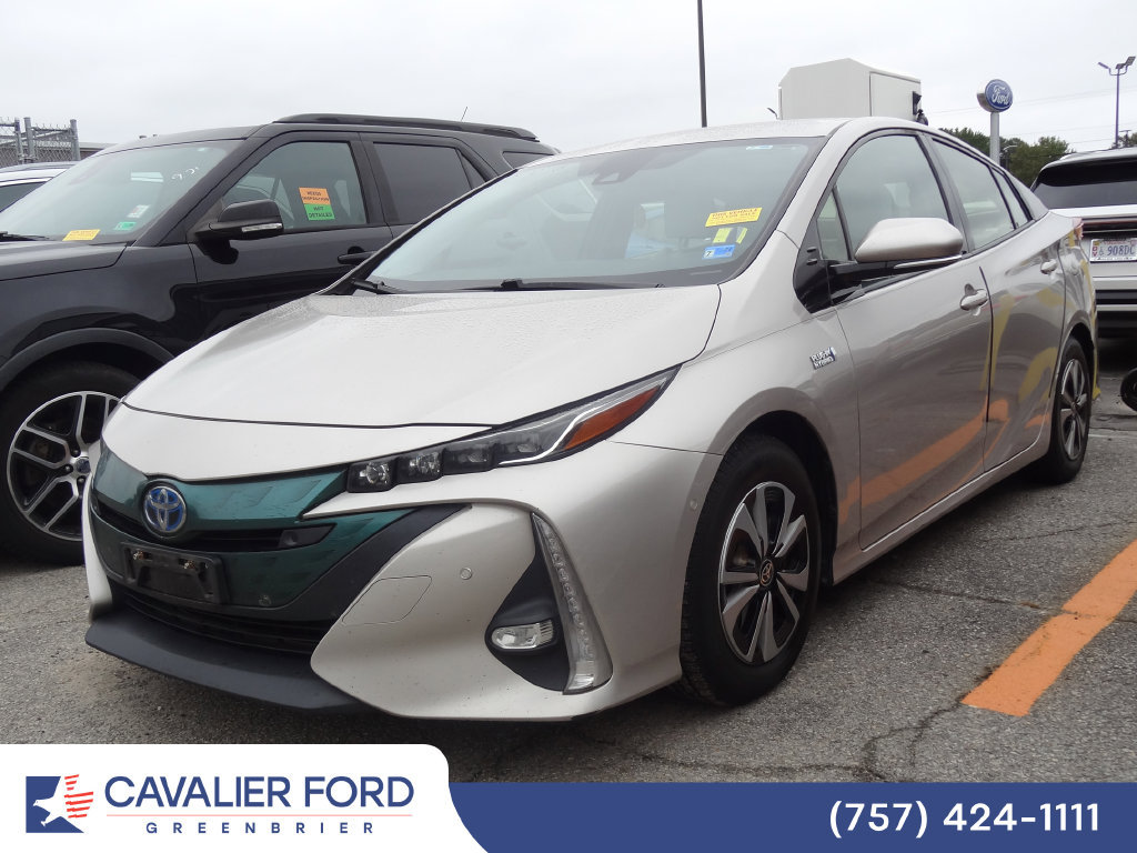 Used 2017 Toyota Prius Prime Advanced w/ Carpet Mat Package FWD image 3