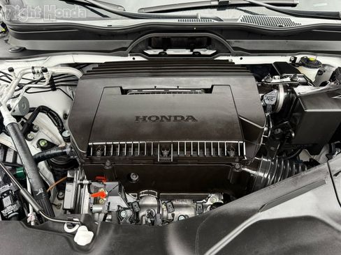 Certified 2024 Honda Pilot Touring image 32