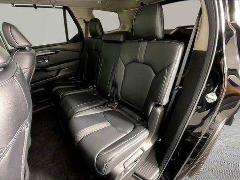 Used 2025 Honda Pilot Touring image 21