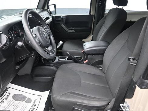 Used 2017 Jeep Wrangler Sport AWD/4WD image 12