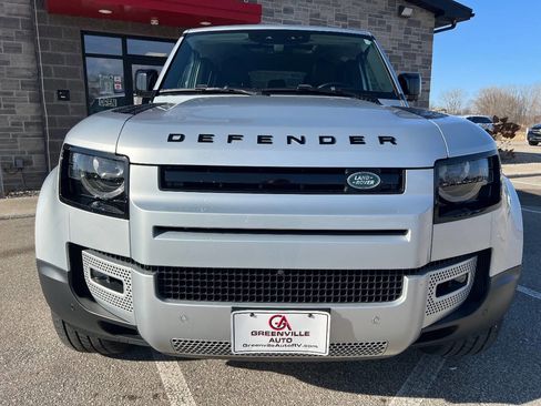 Used 2023 Land Rover Defender 110 SE image 2