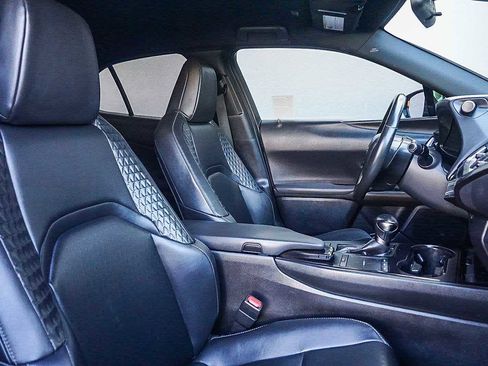 Used 2022 Lexus UX 200 image 32