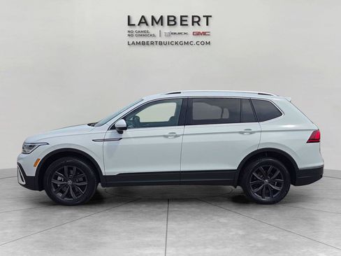 Used 2024 Volkswagen Tiguan SE AWD/4WD image 2
