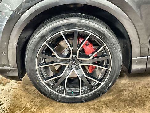 Used 2019 Audi Q8 Prestige AWD/4WD image 33