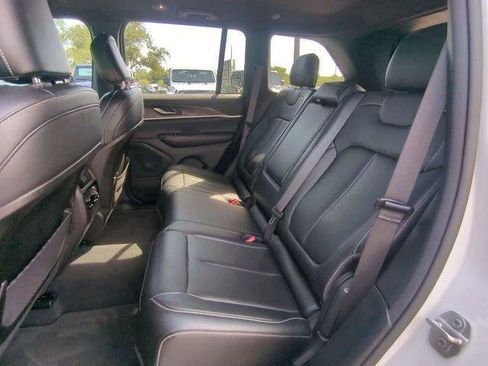 Certified 2024 Jeep Grand Cherokee Limited w/ Trailer Tow Package RWD image 16