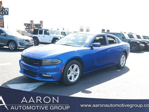 Used 2020 Dodge Charger SXT w/ Driver Convenience Group image 1
