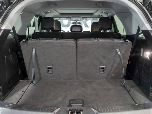 Used 2022 Ford Explorer XLT w/ Equipment Group 202A AWD/4WD image 9