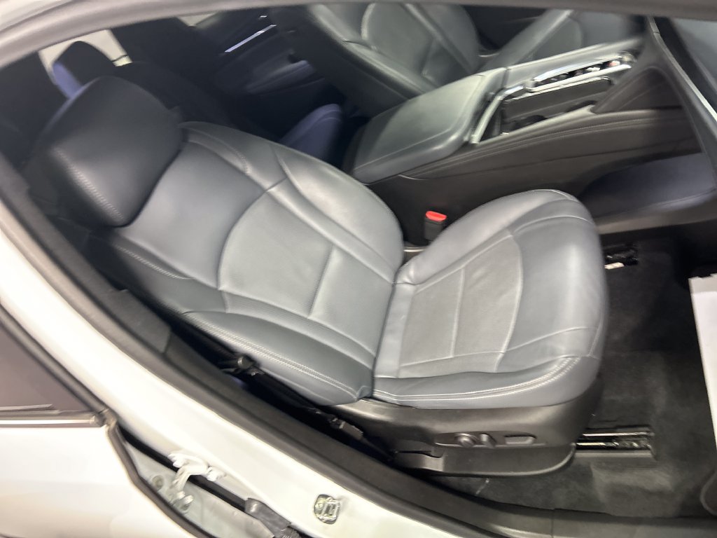 Used 2023 Buick Enclave Essence FWD image 26