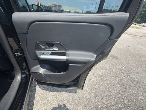Used 2025 Mercedes-Benz GLA 250 image 16