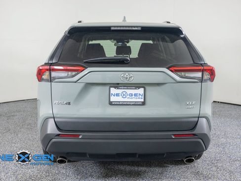 Used 2022 Toyota RAV4 XLE w/ Convenience Package AWD/4WD image 6