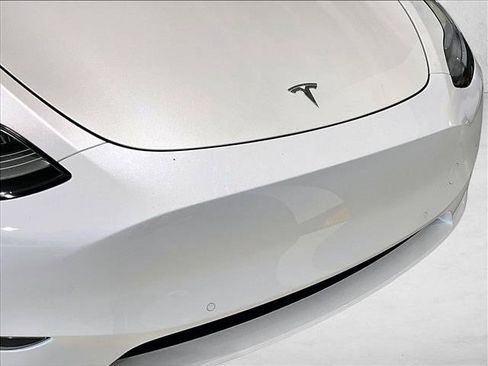 Used 2022 Tesla Model Y Long Range AWD/4WD image 30
