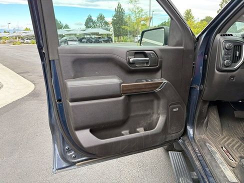 Used 2020 Chevrolet Silverado 1500 LT Trail Boss AWD/4WD image 9