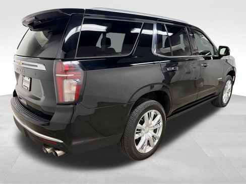 Used 2021 Chevrolet Tahoe High Country w/ Premium Package image 16
