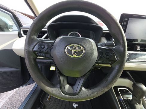 Used 2020 Toyota Corolla LE FWD image 7