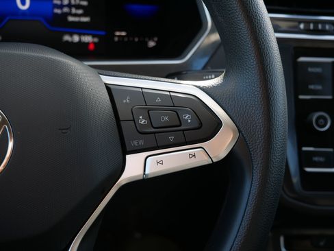 Used 2022 Volkswagen Tiguan S image 29