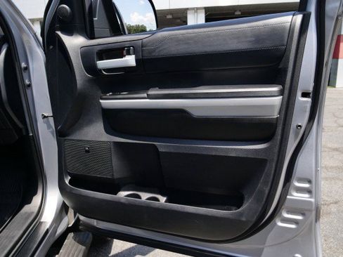 Used 2019 Toyota Tundra Limited w/ Limited Premium Package AWD/4WD image 44