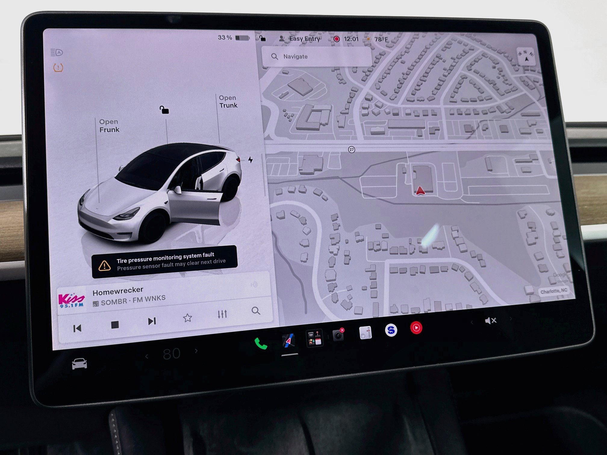 Used 2024 Tesla Model Y Long Range AWD/4WD image 21