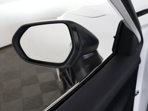 Used 2024 Toyota Camry SE image 28