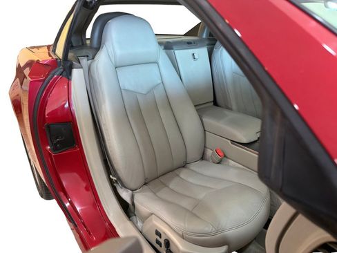 Used 2004 Cadillac XLR RWD image 13