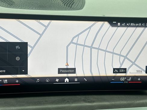 Certified 2025 BMW X7 xDrive40i w/ M Sport Package image 25