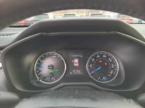 Used 2022 Toyota RAV4 SE image 26
