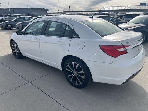 Used 2013 Chrysler 200 Limited image 5