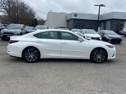 Used 2023 Lexus ES 350 w/ Premium Package image 4