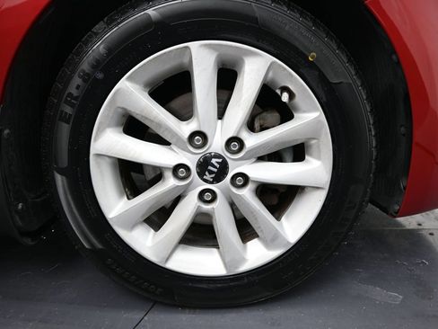 Used 2017 Kia Forte S FWD image 6