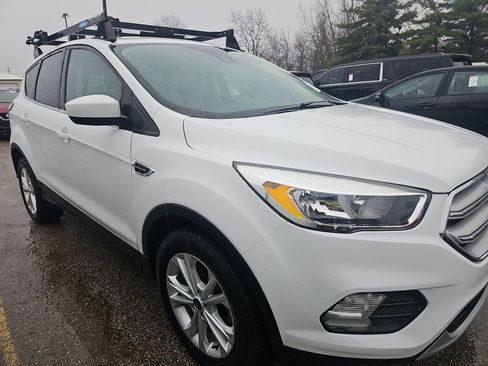 Used 2018 Ford Escape SE w/ Ford Safe & Smart Package image 4