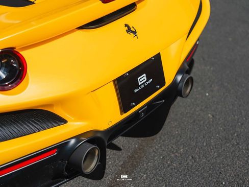 Used 2021 Ferrari F8 Tributo RWD image 18