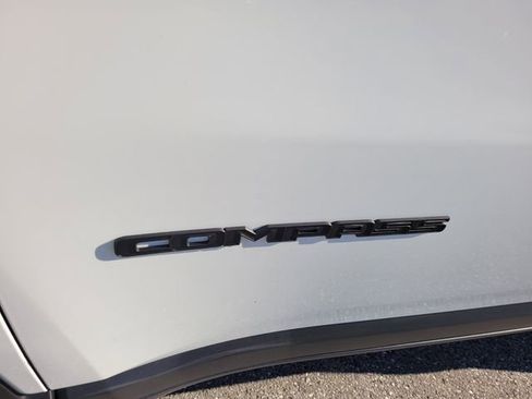 New 2026 Jeep Compass Latitude image 3