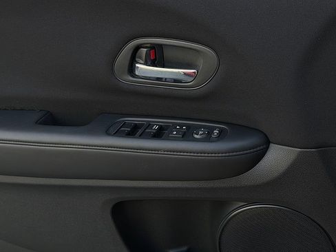 Used 2016 Honda HR-V LX image 24
