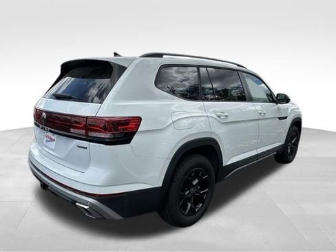 Used 2024 Volkswagen Atlas Peak Edition SE AWD/4WD image 7