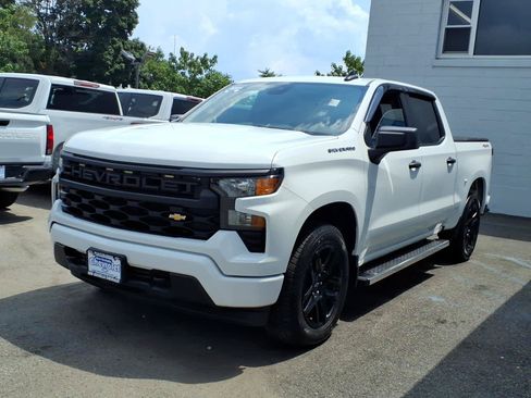 Used 2023 Chevrolet Silverado 1500 Custom AWD/4WD image 3