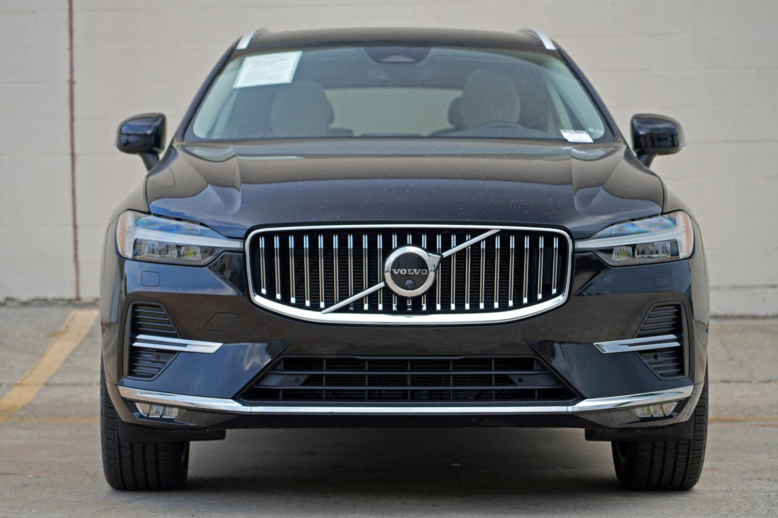 Used 2023 Volvo XC60 B5 Plus w/ Protection Package Premier FWD image 7
