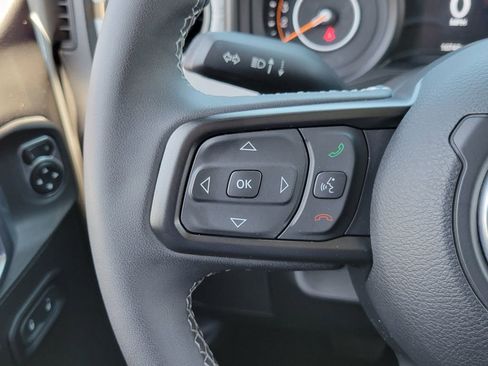Used 2025 Jeep Wrangler Unlimited Sport AWD/4WD image 5